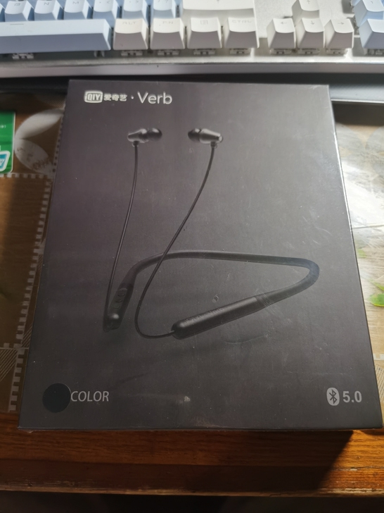全新未拆封爱奇，艺，verb运动蓝牙耳机一...