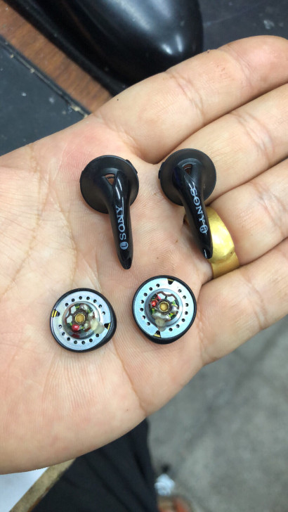 索尼MDR-E808 平塞老耳机 原装正品...