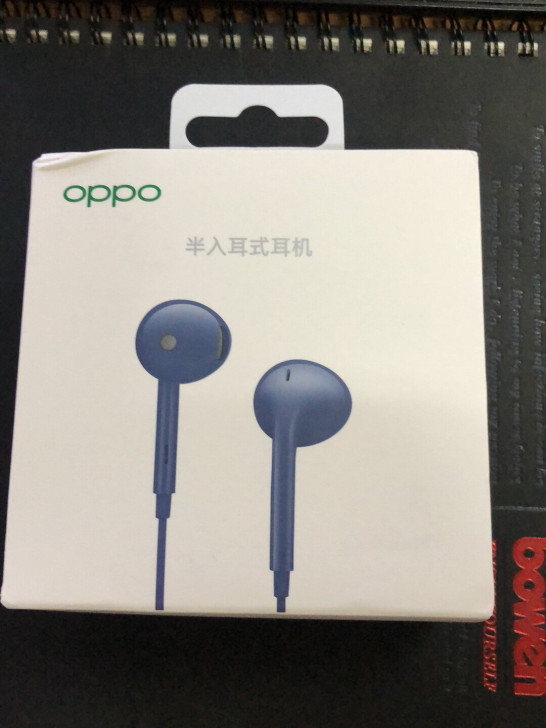 OPPO MH135原装运动耳机 蓝色佩戴...