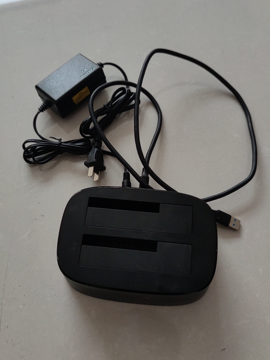 绿联usb3.0硬盘拓展坞，双盘位，不支持...