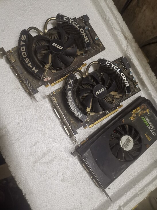 4个gtx460坏显卡低价出，有时候点亮有...