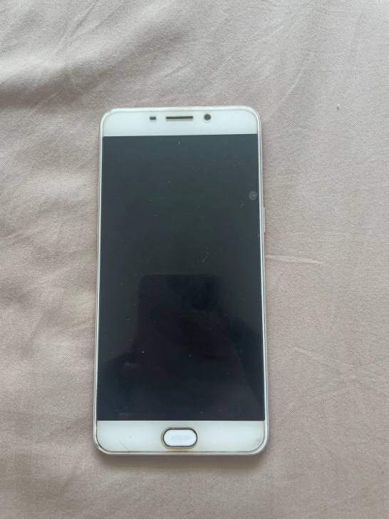 oppo R9手机，原装一点没动一点没拆，...