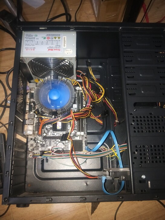 电脑主机e6500k，2g内存，5570显...