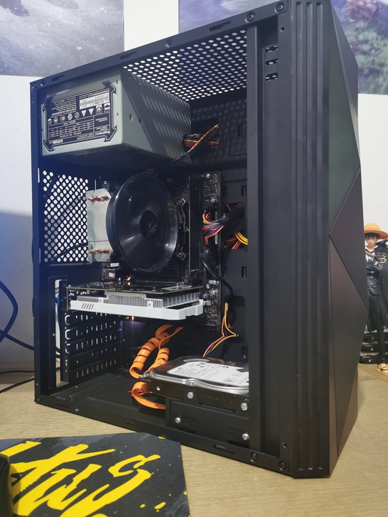 i7 7700+七彩虹1050ti 4g显...