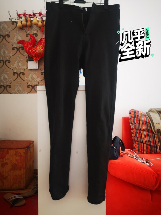 黑色弹力牛仔裤，很软很弹力，高腰，没穿几次...