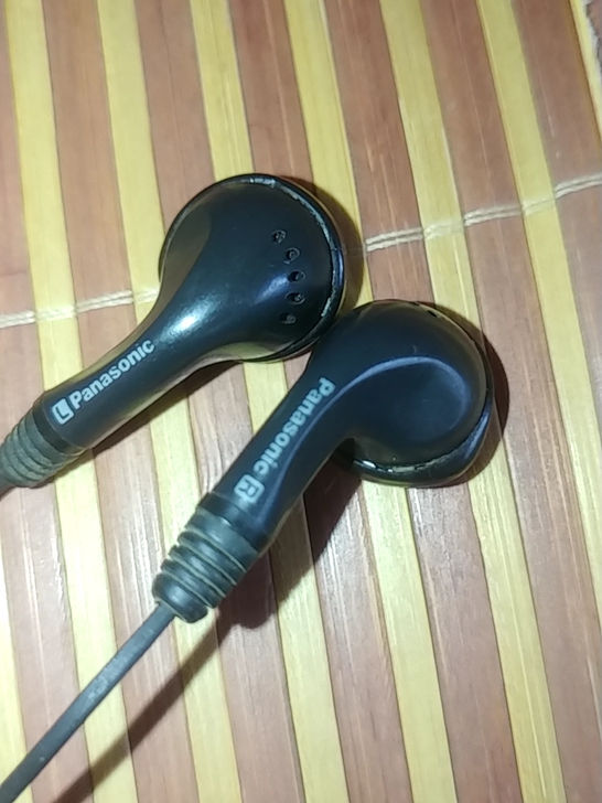 松下耳机，声音正常，需要的私聊线稍微有点硬...