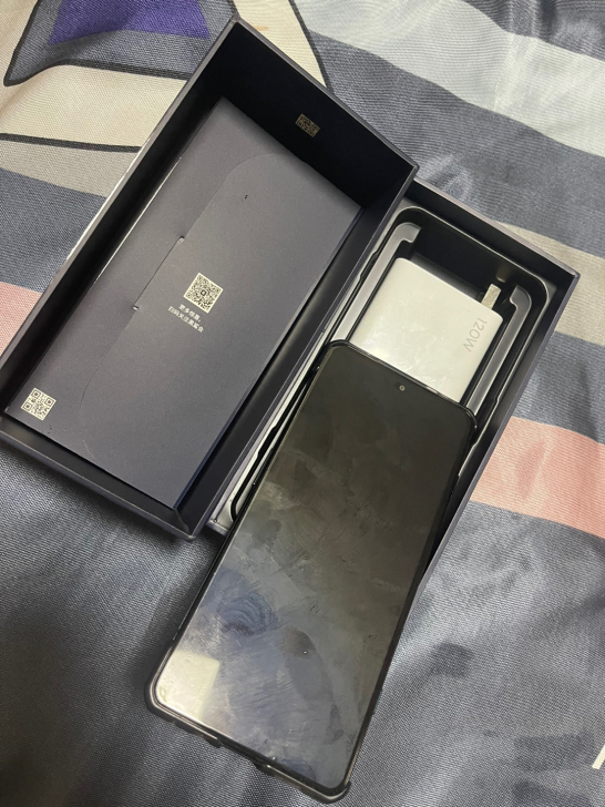 黑鲨4 游戏手机 8+128G 京东4月2...