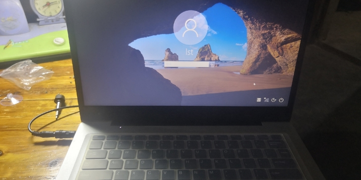 中柏ezbook3 成色很新 本来想加固态...