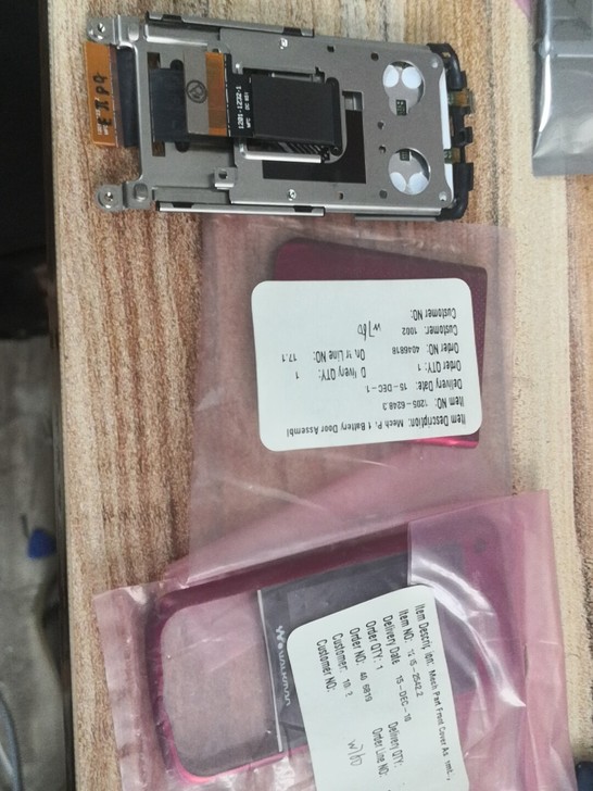 索尼爱立信w760手机 前壳 后盖红色。滑...