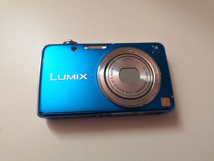 LUMIX数码相机，外管有点磨损，性能完好...