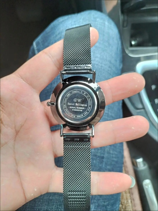 Dw 简约时尚 有喜欢的朋友点击我想要私聊。