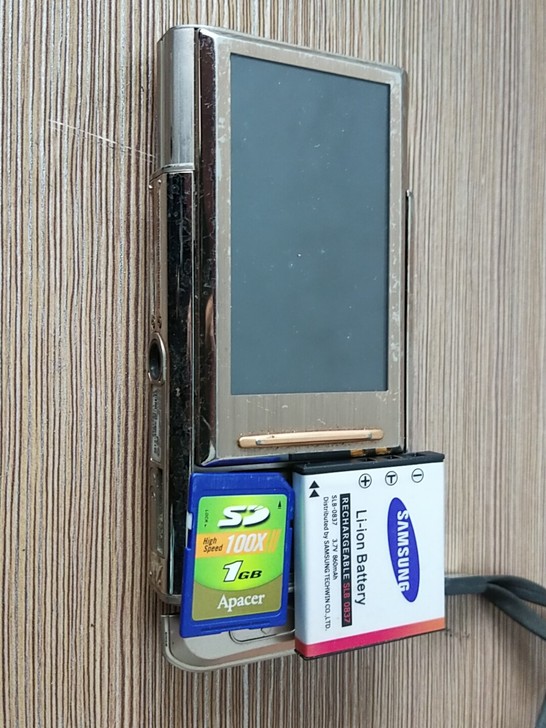 三星蓝调i70 三星数码相机 实物拍摄