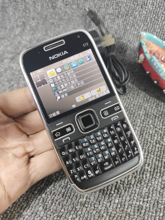 诺基亚E72 原装靓机 收藏机 备用机 老...