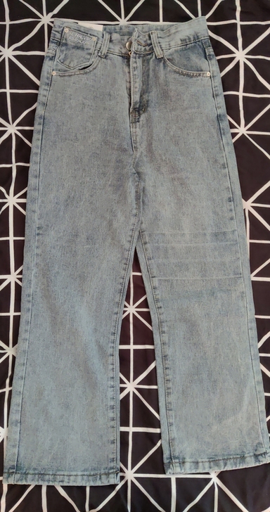 实体店内购入的浅蓝色天丝棉阔腿牛仔裤,全新...