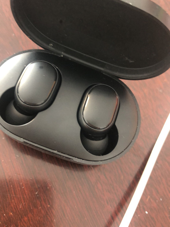 出一个redmi红米蓝牙耳机