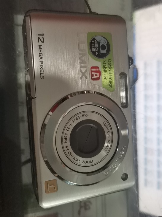 松下fs12，，1200万像素，4倍光变