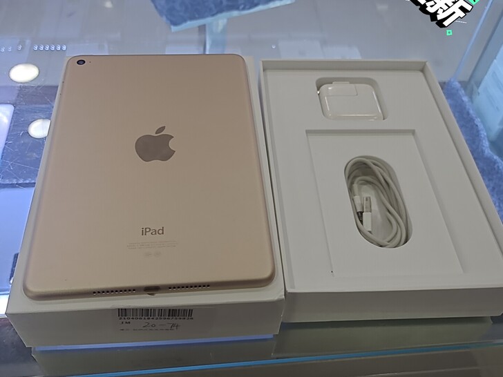 mini4 成色特别好 没有磕伤 全套...