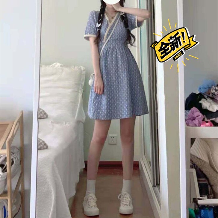 奶蓝色连衣裙女夏季设计感少女感印花泡泡袖甜...