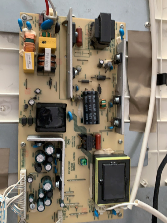 川野LTⅤ3268-2CN电视。主板电源板...