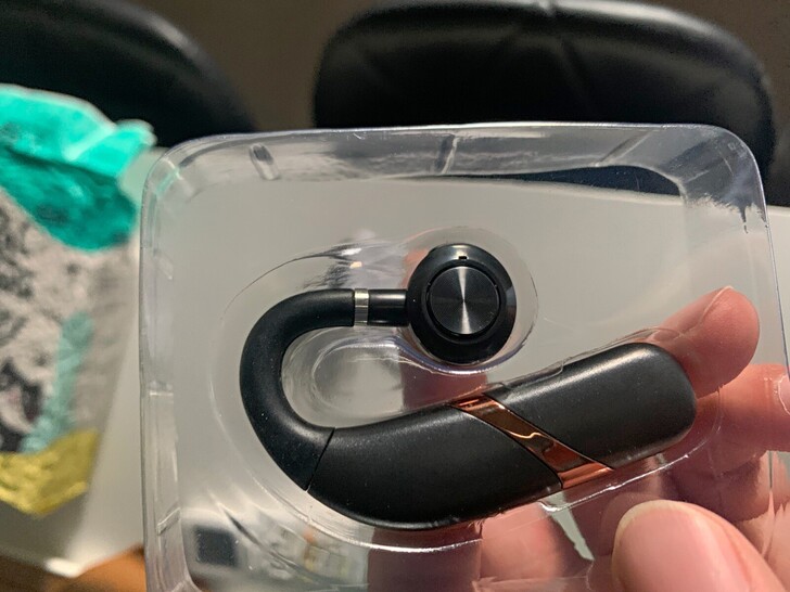 【转让闲置】蓝牙耳机华为无线挂耳式商务开车...