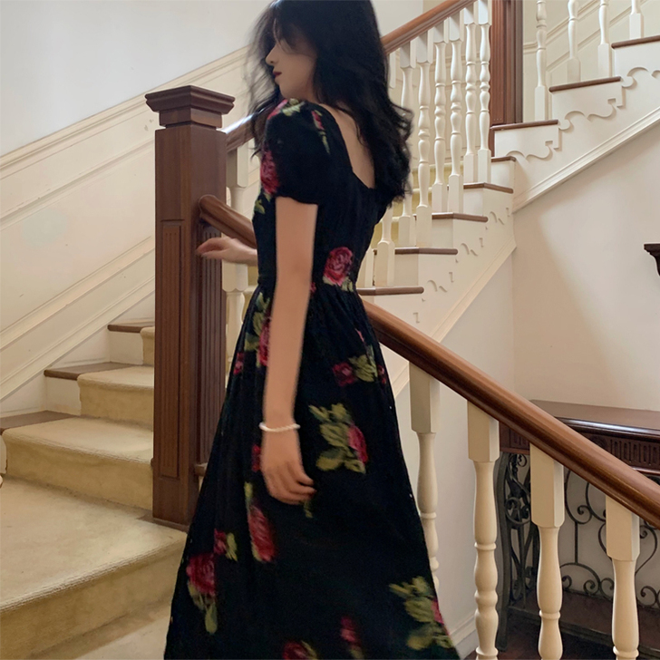 赫本轻熟风连衣裙方领泡泡袖复古法式梗桔裙初...