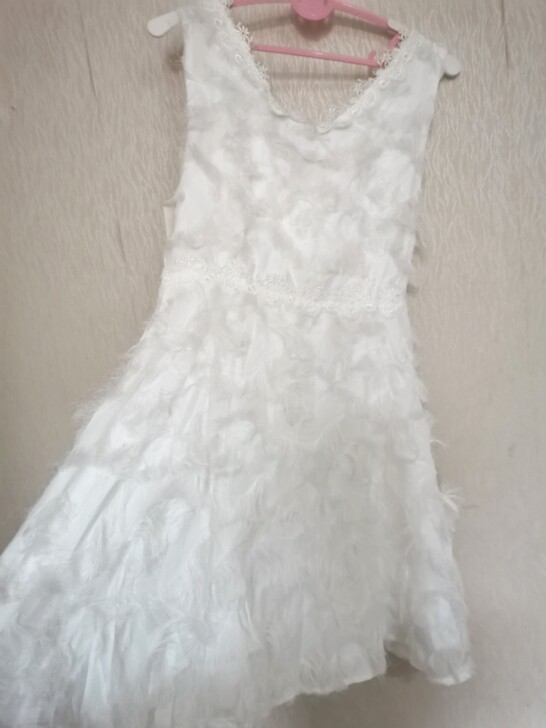 全新带吊牌夏季羽毛白色连衣裙s码