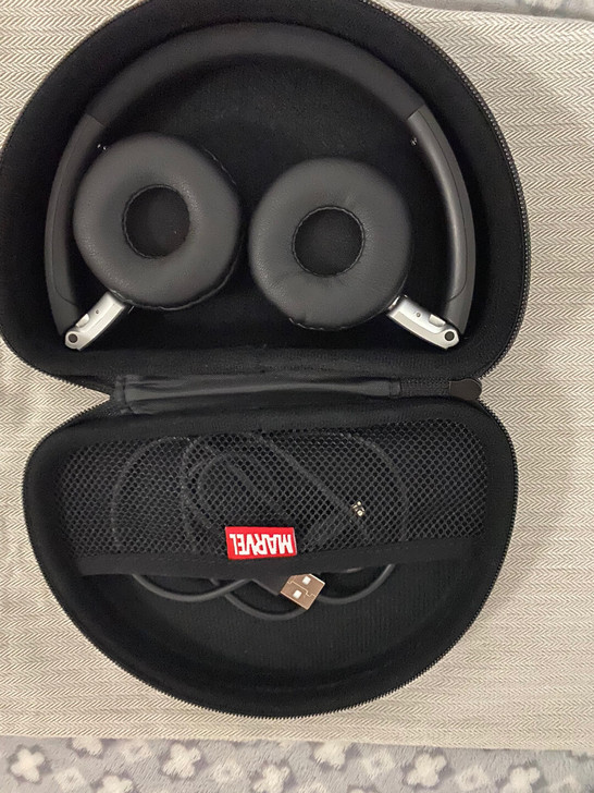 MARVEl漫威蓝牙耳机，九成新，实体店购买