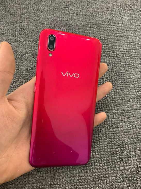 vivo Y93  4+64G  屏幕花屏...