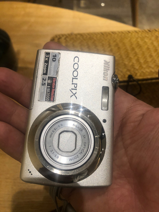 尼康Coolpix S220便携式数码相机...