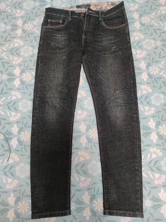 男直筒牛仔裤  尺码见照片 干净无破损 适...