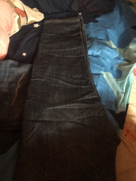 牛仔裤,31码买完之后因裤腰小几乎没怎么穿...