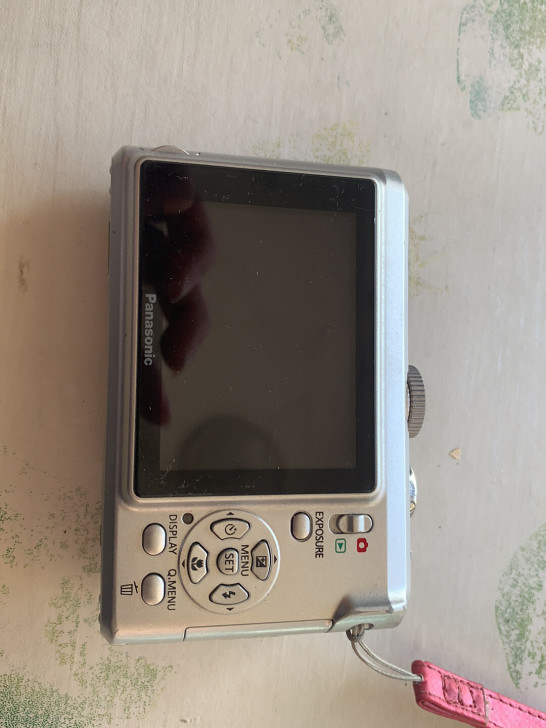 松下数码相机转让,送4G SD卡一张,使用...