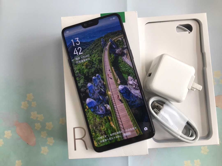 OPPO R15自己的手机6+128g