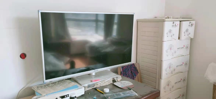 Hisense/海信 平板电视 四十多寸吧...
