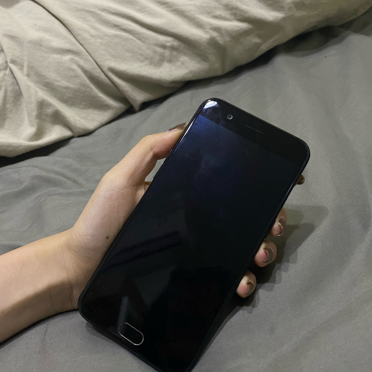 Oppo R11 黑色 64G 17年买的