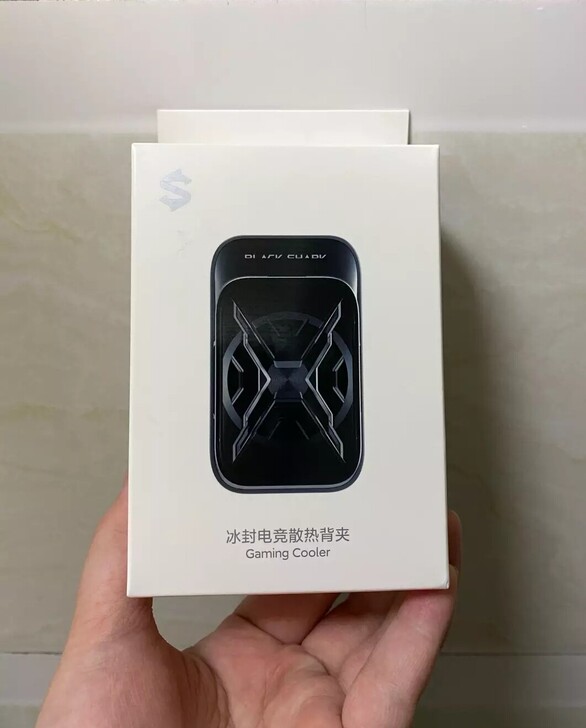 京东发货 黑鲨冰封电竞散热背夹 手机散热器...