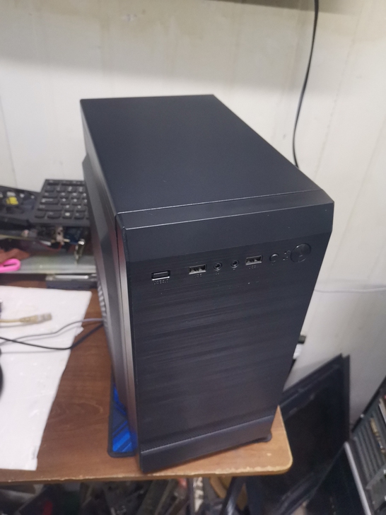 主机酷睿i3   主板B75   内存4G...