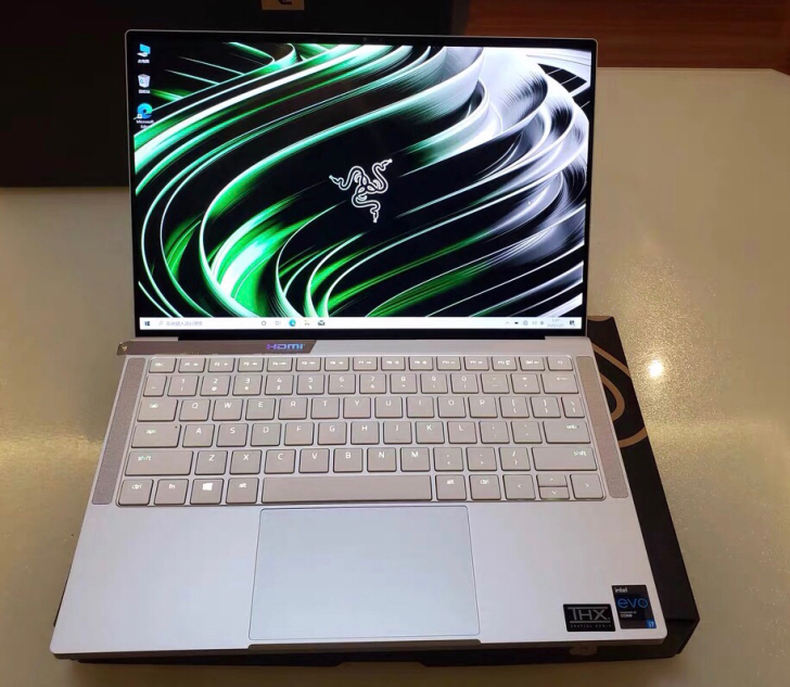 顶配2T固态 雷蛇razer book灵刃...