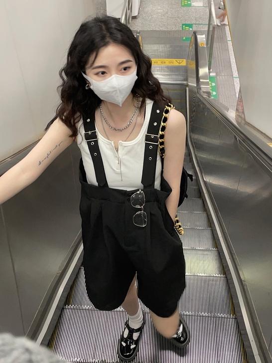 Grabyou 黑色背带裤女夏季休闲短裤韩...