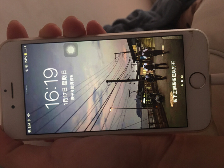 出个苹果6手机 16g的 指纹用不了了 屏...