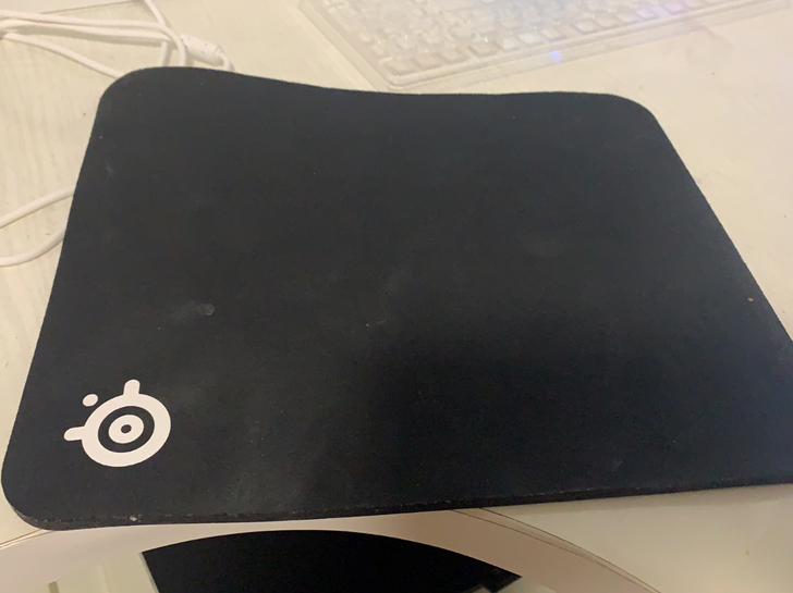 鼠标垫买大了便宜处理了