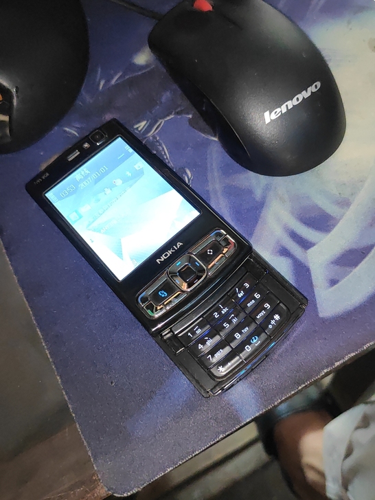 诺基亚n95  8g版手机，正常开机使用，...