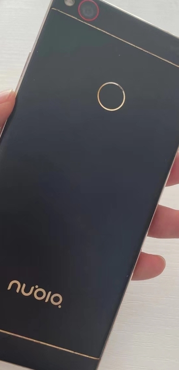 努比亚z11，6+64，300元