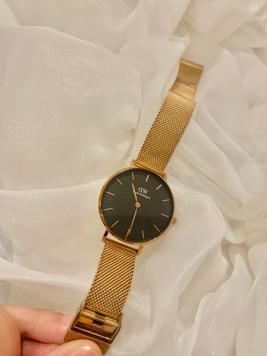 Dw正品手表，95新，没有带手表的习惯