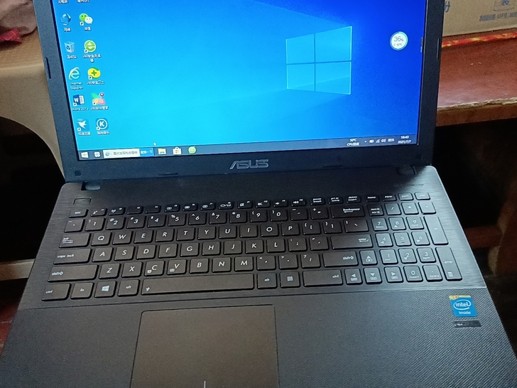 华硕X551C新款双核笔记本，九成新，无磕...