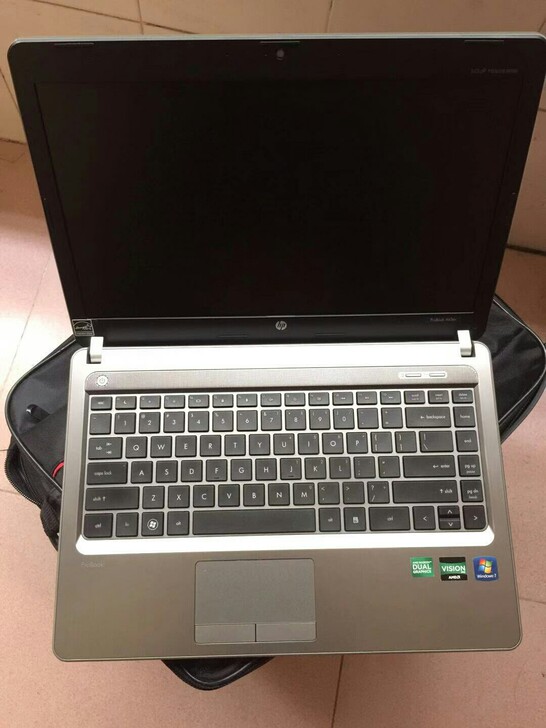 惠普笔记本电脑四核8G成色非常新的