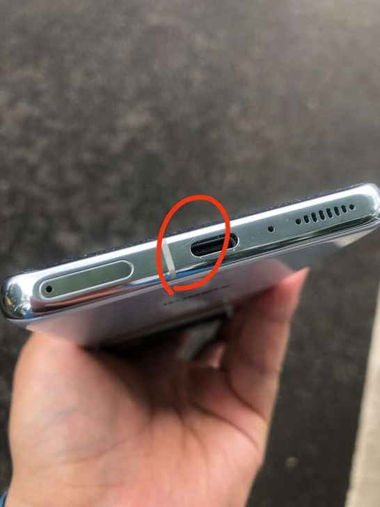 白色小米11 Ultra