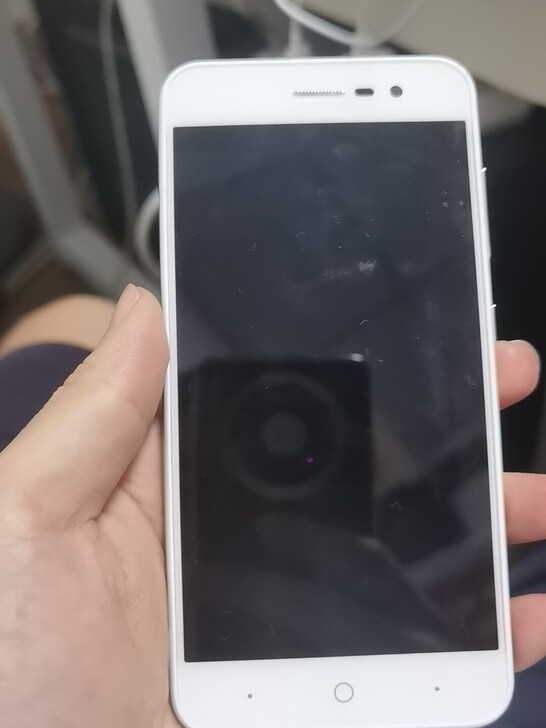 中兴手机，9.9新，150一台