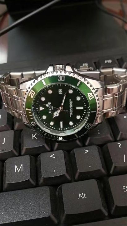 便宜处理一块儿全新绿水全自动防水机械表，手...