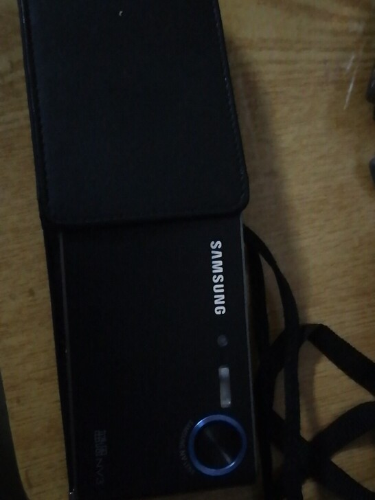 三星数码相机,有电池有内存卡,没有充电器正...